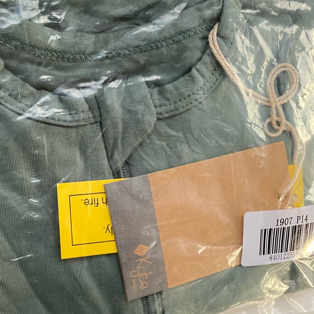 NIB Kyte Baby 12-18m Pine Zipper Romper - Picture 2 of 3
